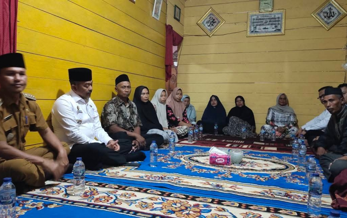 Bupati Madina Kunjungi Rumah Almarhumah Diva Febriani, Dukung Penegakan Hukum Tegas