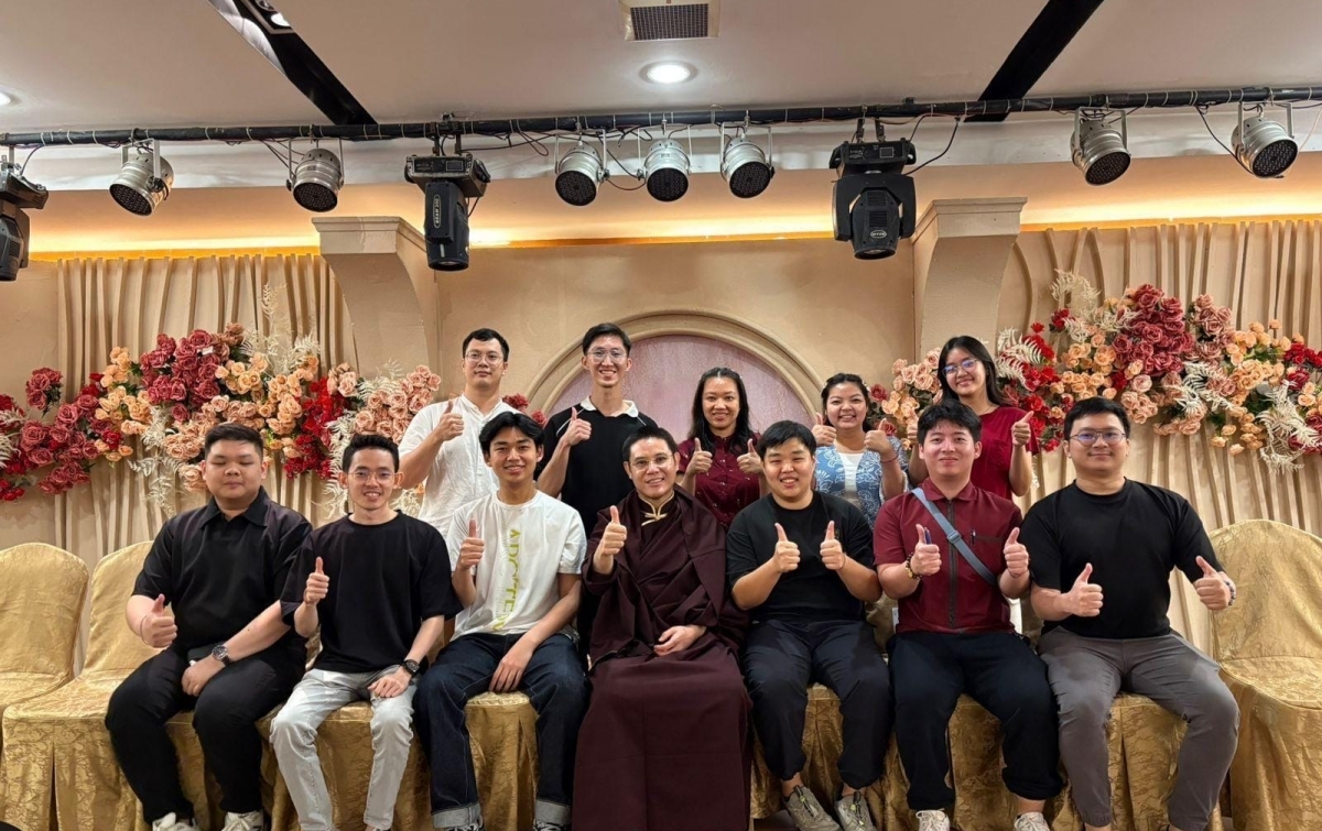 Menyelami Lika Liku Luka Keluarga bersama Y.M. Rinpoche dalam Dhamma Talk, Chautu, dan Yenkung