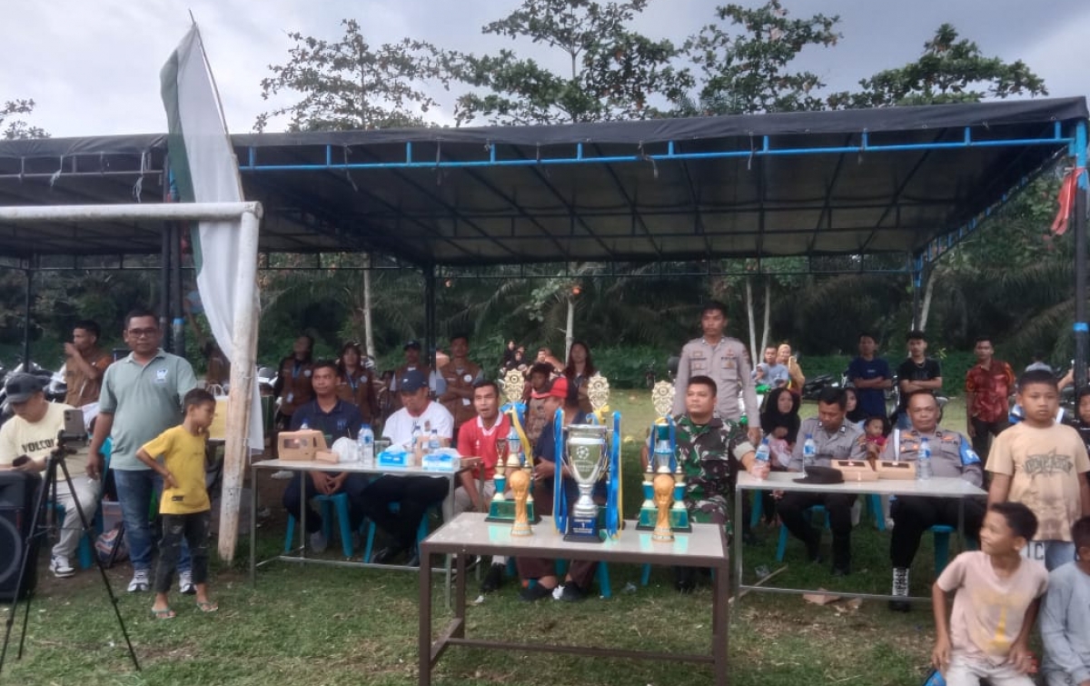 Ribuan Warga Saksikan Final Piala Kades Kampung Pajak