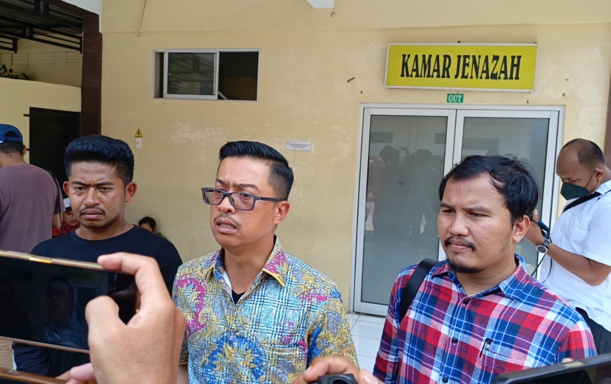 Kasus Penembakan di Kutalimbaru: Istri Korban Menangis, Minta Keadilan dari Kapolri