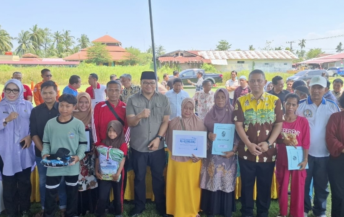 Bupati Deliserdang Serahkan Santunan Secara Simbolis dalam Kegiatan BERJEMUR