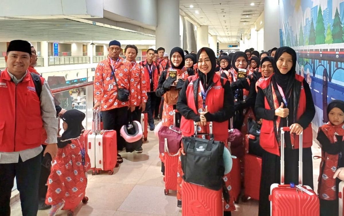 Safa Nisa Rizky Berangkatkan Puluhan Jemaah Umrah Langsung ke Jeddah
