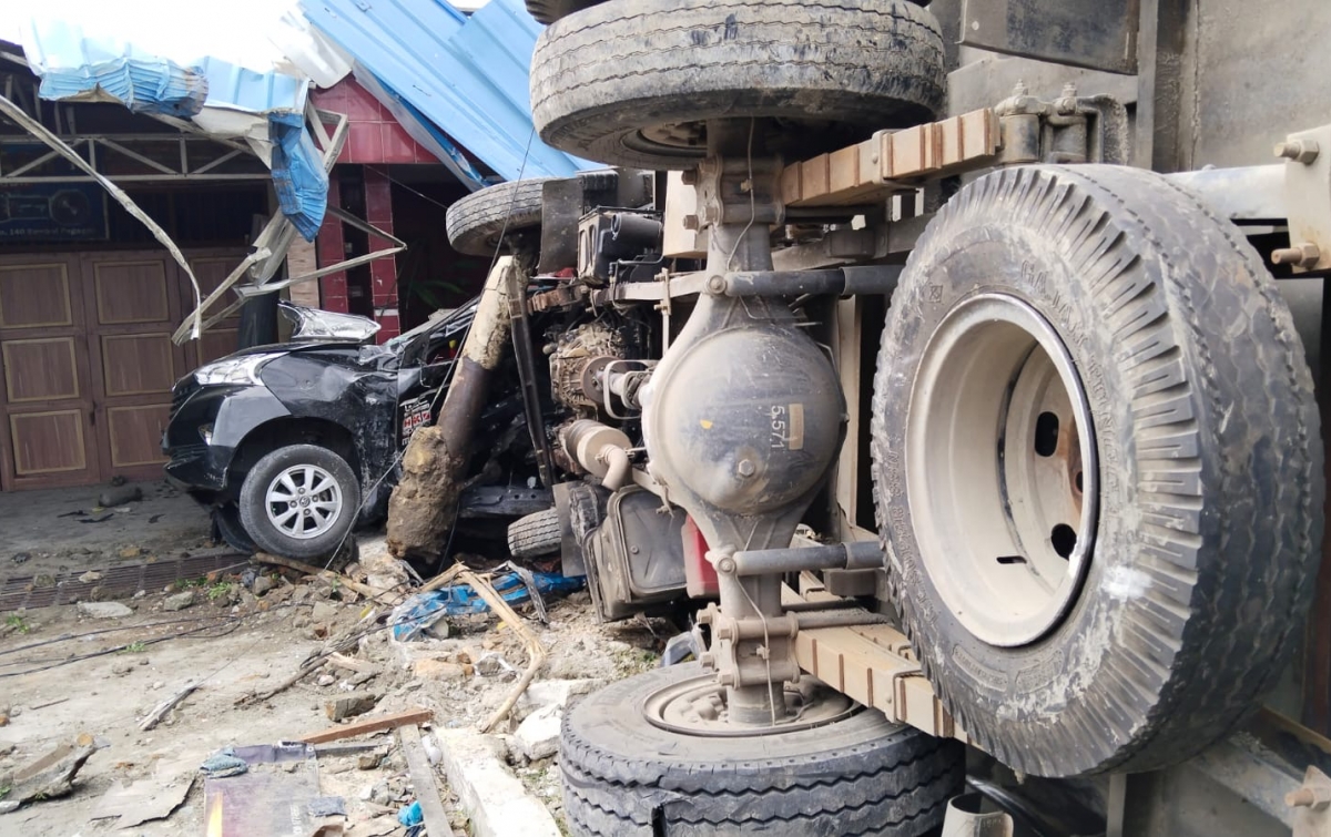 Mobil Boks Tabrak Warga di Sumbul, Ibu dan Anak Tewas