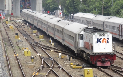 Masyarakat Diimbau Tidak Berlalu Lalang di Jalur KA, Berbahaya dan Berpotensi Fatal