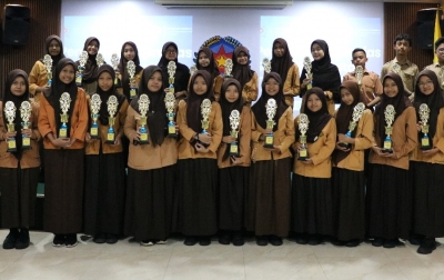 24 Siswa SMP Panca Budi Medan Berprestasi Raih Beasiswa