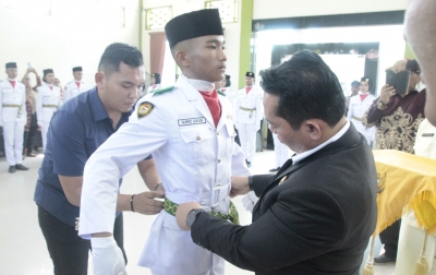 Bupati Palas Kukuhkan Paskibraka HUT ke 80 RI