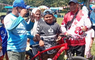 Warga Desa Kampung Pajak Antusias Ikuti Jalan Santai Meriahkan HUT ke-80 RI