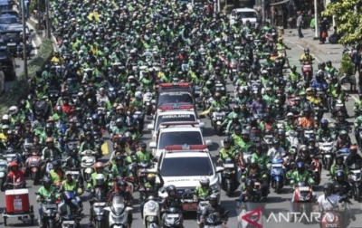 Jakarta Berubah Jadi Lautan Ojol, Antar Jenazah Affan ke Peristirahatan Terakhir