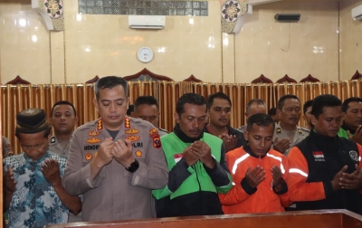 Polresta Deliserdang Bersama Komunitas Ojol Sholat Ghaib Doakan Almarhum Affan Kurniawan
