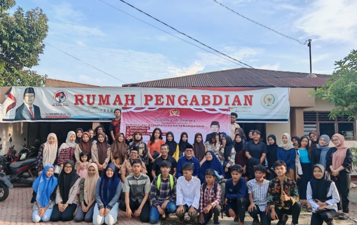 Anggota MPR Penrad Siagian Gaungkan 4 Pilar Kebangsaan kepada Mahasiswa di Medan