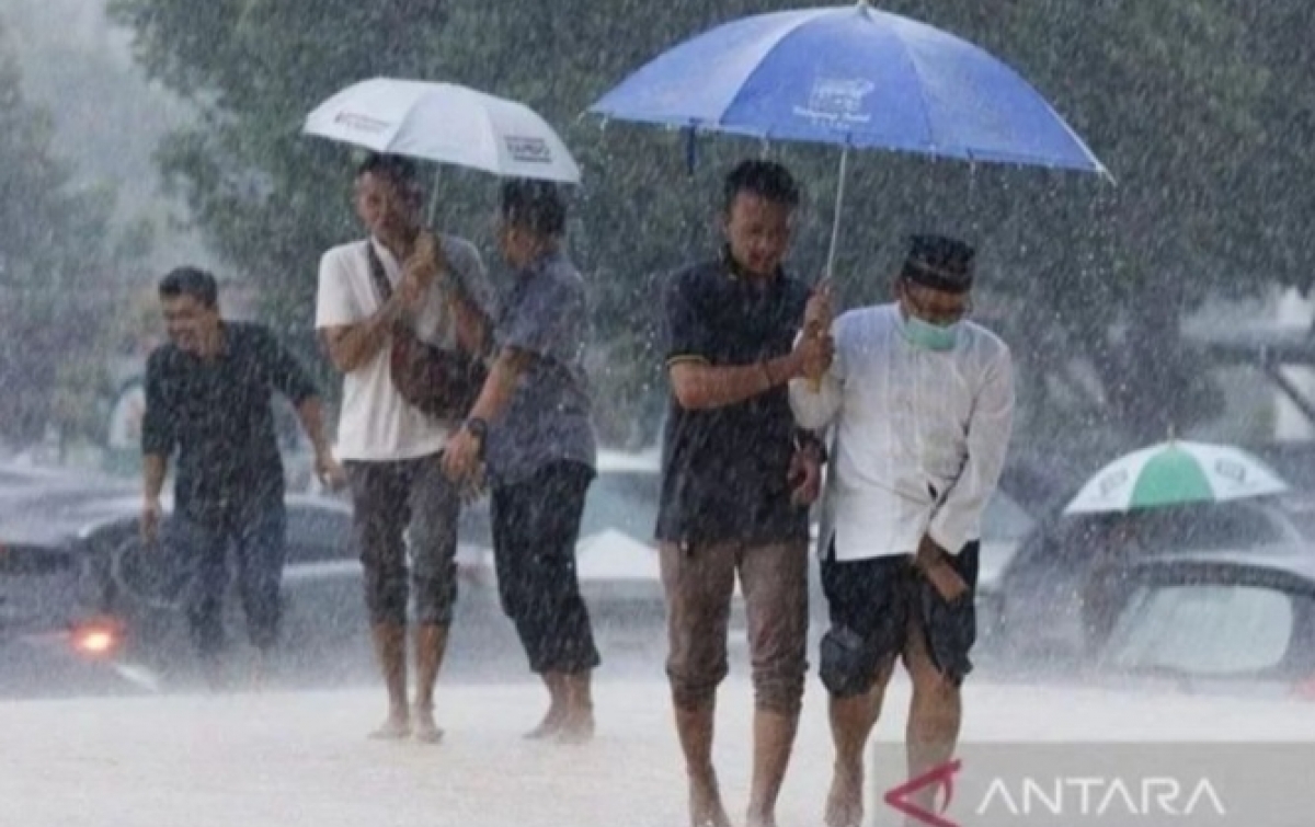 Mayoritas Wilayah Indonesia Hujan Ringan