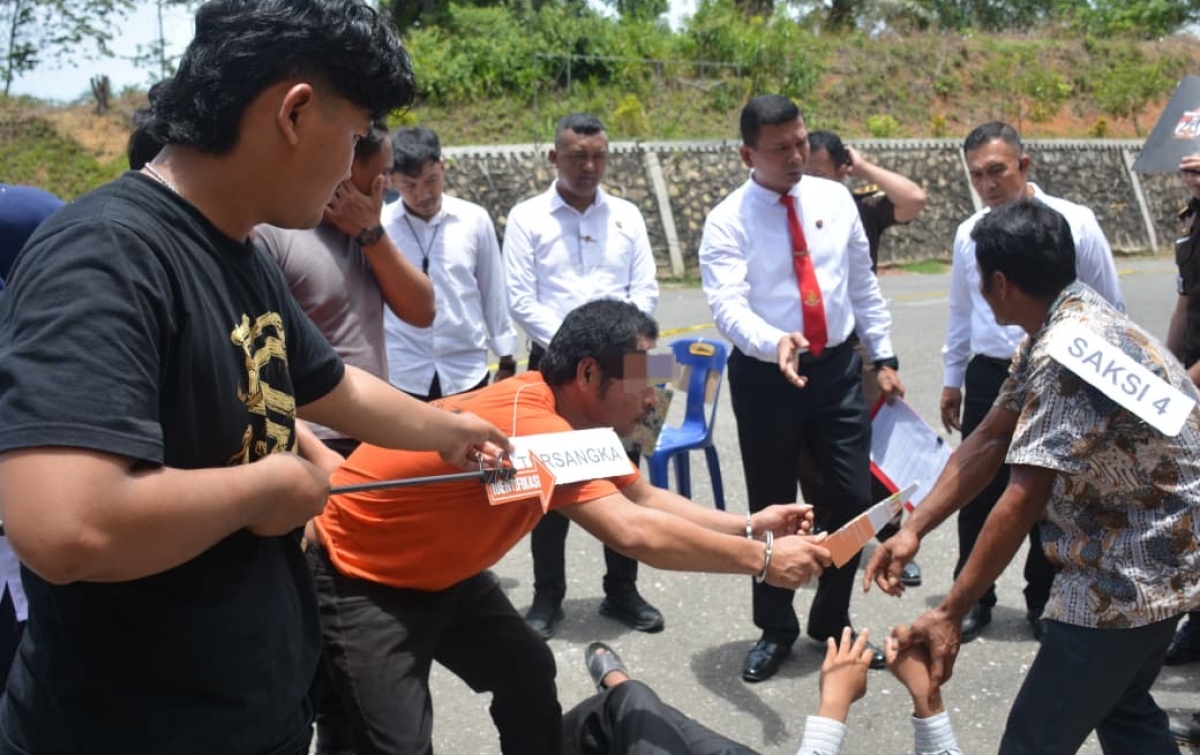 Rekonstruksi Kasus Penganiayaan Akibatkan Kematian di Labusel, Pelaku Peragakan 10 Adegan