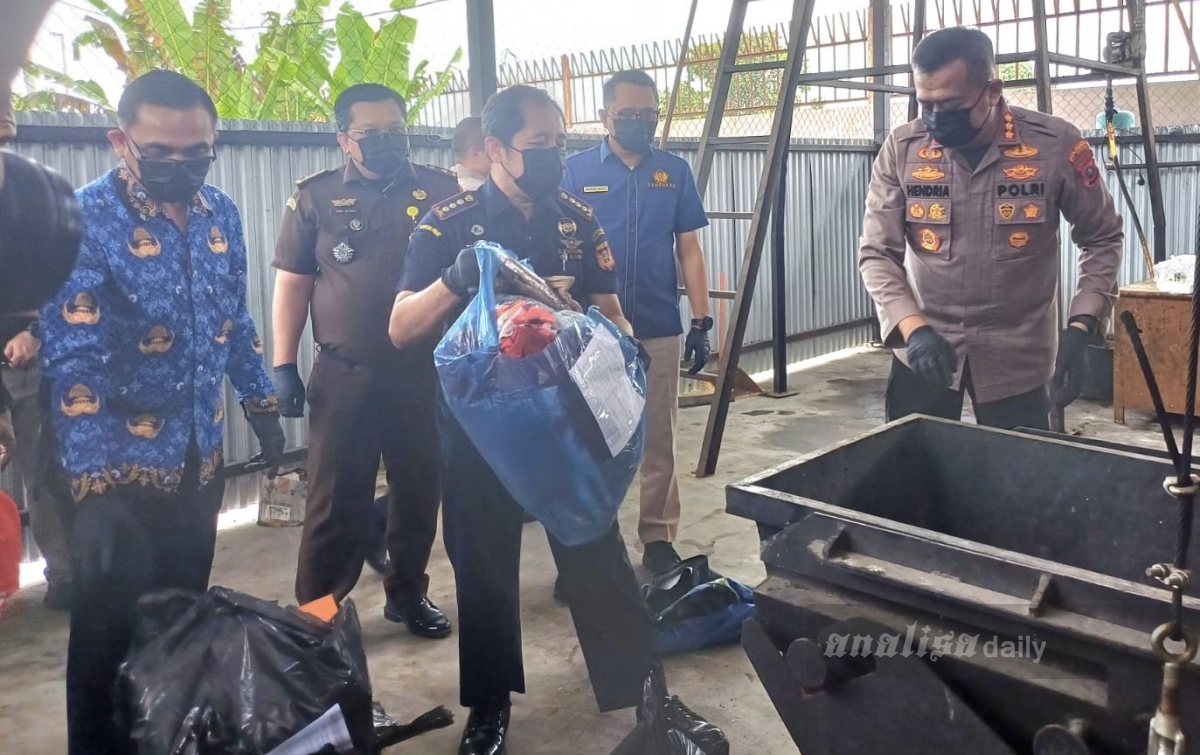 Ribuan Barang Ilegal Asal Luar Negeri Dimusnahkan Bea Cukai Kualanamu