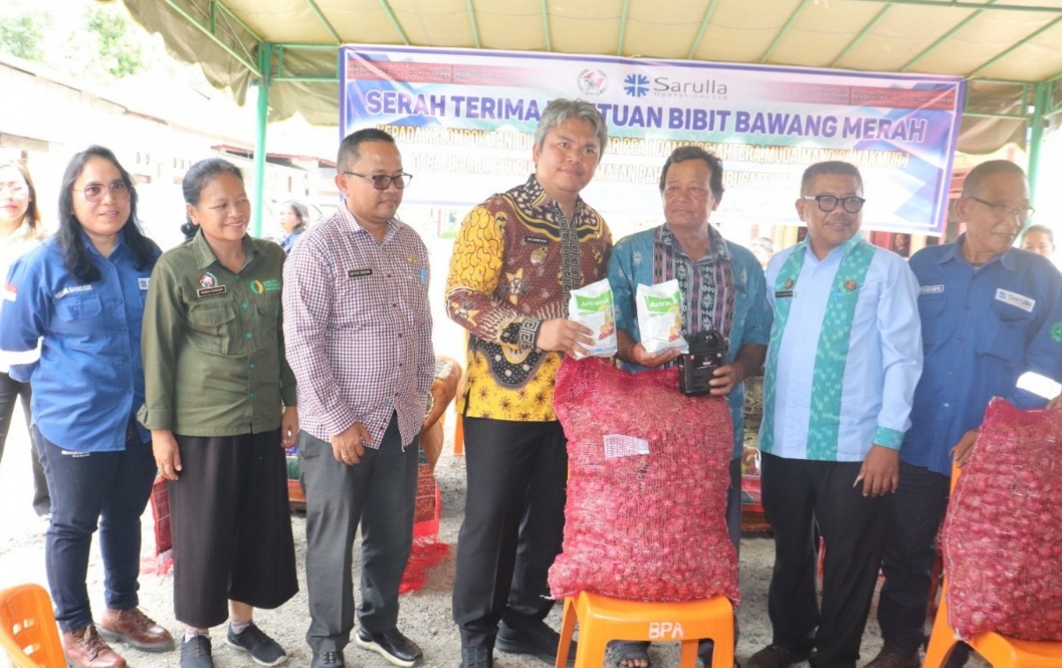 SOL Kembali Serahkan Bantuan Benih Bawang Merah Kepada Kelompok Tani