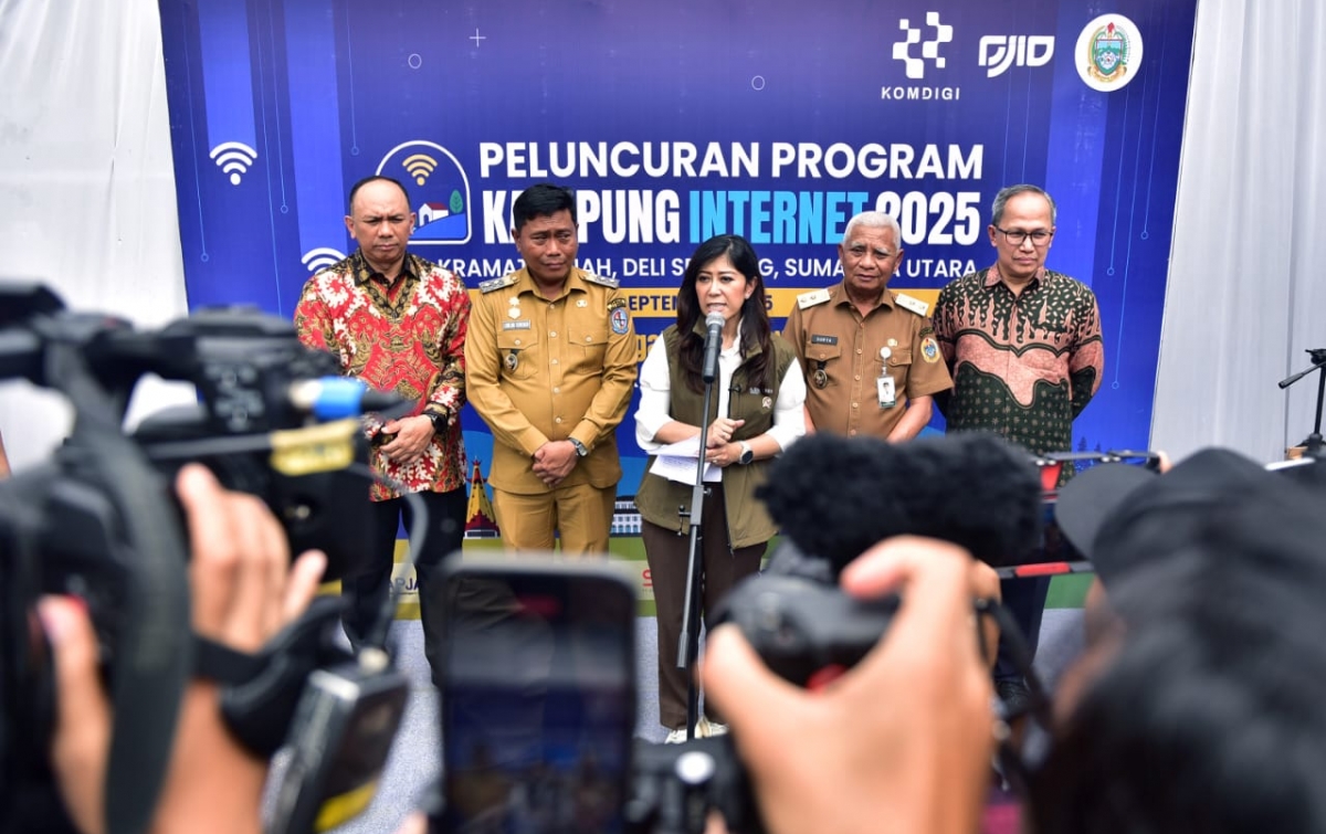 Meutya Hafid Resmikan Ribuan Kampung Digital, Percepat Transformasi Digital Nasional