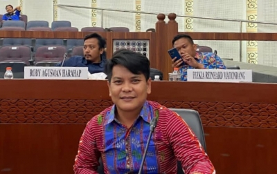 Politisi PSI Rochi Pasaribu Apresiasi Dansat Brimob Polda Sumut Temui Massa Ojol