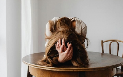 Membatasi Diri dalam Akses Informasi Bisa Kurangi Kecemasan