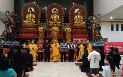 Umat Buddha Majelis Majabumi Tanah Suci Doa Bersama untuk Keselamatan Bangsa