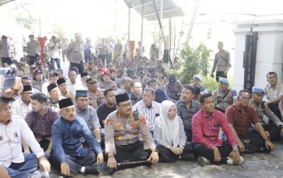 Unjuk Rasa Kelompok SADAR di DPRD Langkat Berjalan Damai