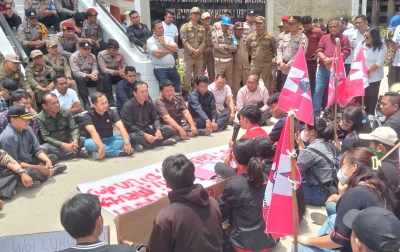 GMNI Aksi Damai di DPRD Taput, Sampaikan Sejumlah Tuntutan
