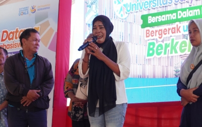 Di Hadapan Sofyan Tan Mereka Menangis, Karena Disepelekan Dianggap Tak Bisa Kuliahkan Anak