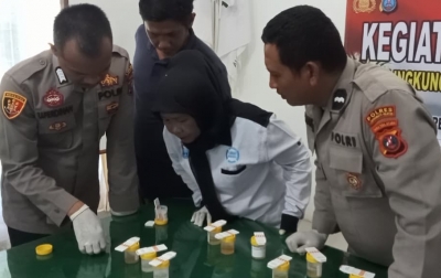 Pencegahan Dini Narkoba, Polres Labusel Tes Urine Karyawan PT Rumbiya