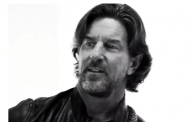 Penyanyi Brett James Tewas dalam Kecelakaan Pesawat di Carolina Utara