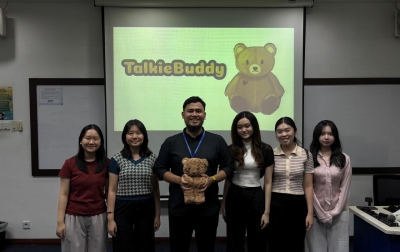 Kreatif, Mahasiswa Kembangkan Boneka Talkie Buddy untuk Anak Telat Bicara