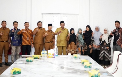Wakili Sumut di MTQ Mahasiswa Nasional Banjarmasin, Afandin Lepas 4 Putri Terbaik Langkat