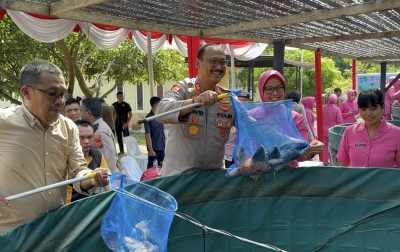Bentuk Nyata Kepedulian Ketahanan Pangan, Polres Langkat Panen Ikan Bioflok