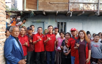 Wujud Kepedulian Sosial pada Sesama  PDIP Medan Para Korban Kebakaran di Komplek PJKA