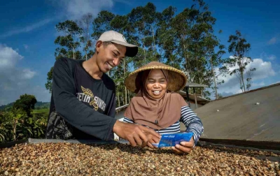 Konsisten Berdayakan UMKM Antar BRI Raih Penghargaan Pilar Sosial Katadata ESG Index Awards 2025