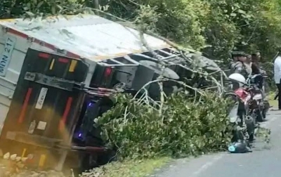 Mobil Boks Kontra Motor di Lae Pondom Dairi, 1 Tewas