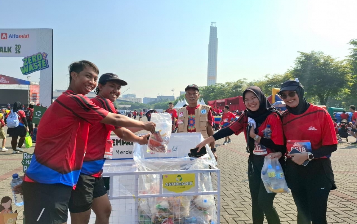 Alfamidi Family Day Fun Walk Ajak 20.000 Peserta Jalan Sehat Sambil Pilah Sampah