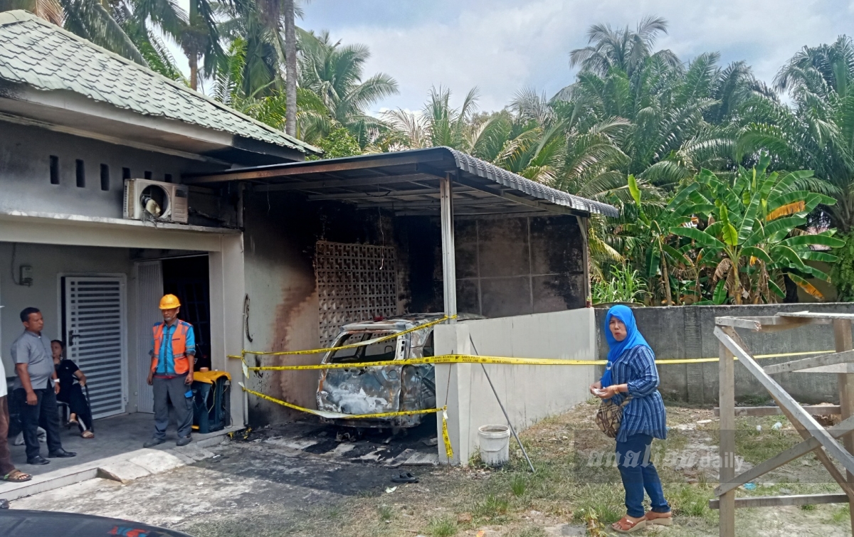 Percobaan Pembunuhan, Rumah dan Mobil Een Dibakar OTK