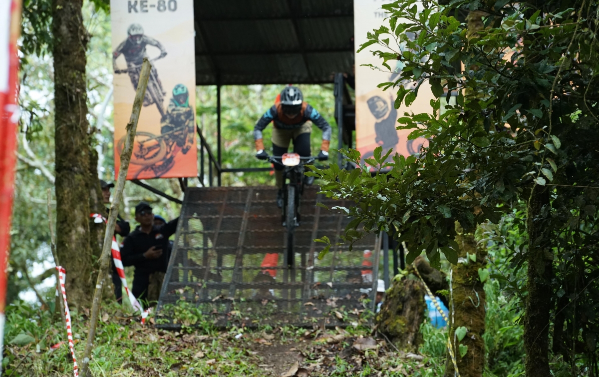 Guncang Lereng Tahura! Downhill Lets Rock Party Semarakkan HUT Brimob ke-80