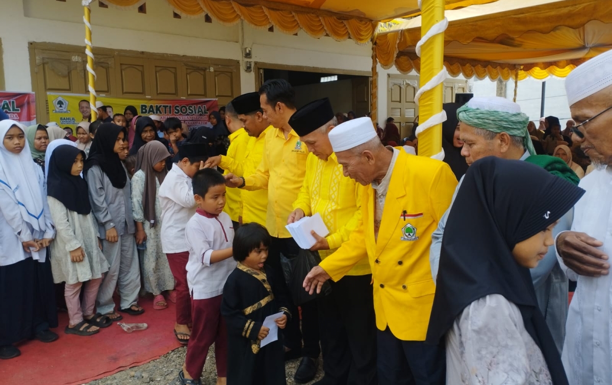 Peringati HUT ke 61, Partai Golkar Palas Berbagi Dengan Masyarakat
