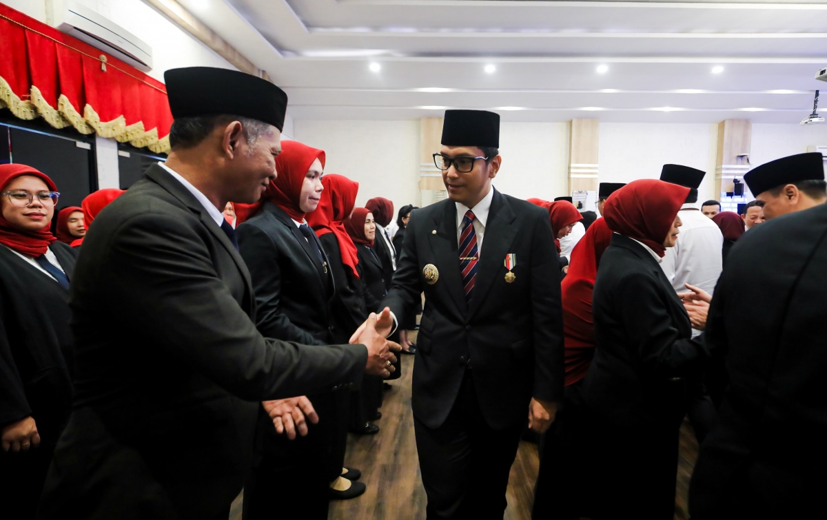 Rico Waas Lantik 53 Pejabat Fungsional