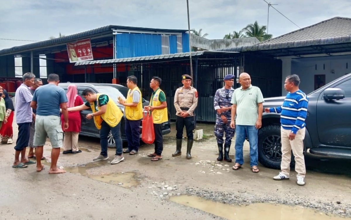 Lintas Sektoral Berbagi untuk Warga Terdampak Banjir di Bedagai