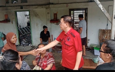 PDI Perjuangan Medan Bantu Korban Kebakaran, Banjir Doa dari Masyarakat Pinggiran Rel
