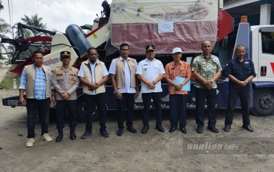 Gandeng Tani Merdeka Indonesia, Wabup Asahan Serahkan Alsintan ke Koptan