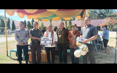 Reses Temui Masyarakat, Rahmansyah Sibarani Serahkan Bantuan 20 Komputer dan Lima Laptop Pelajar