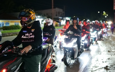 Puluhan Biker Kota Kuala Simpang Rasakan Sensasi Mengendarai Yamaha AEROX di Malam Hari