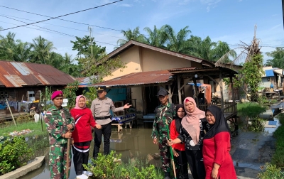TNI–Polri, Pemerintah Desa, Ormas Gotong Royong dan Tinjau Banjir di Bedagai