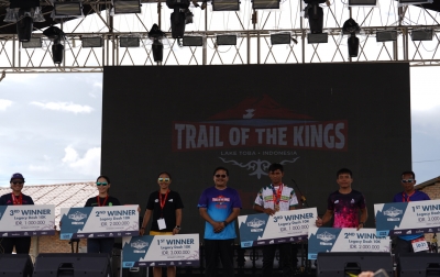 Pelari Tuan Rumah ‘Unjuk Taring’ di Trail of The Kings Danau Toba