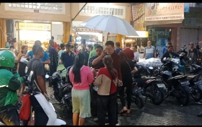 Di Tengah Genangan Air, 750 Senyum Terukir: Hasyim SE dan Wu Xing Bagikan Makanan Bergizi di Medan