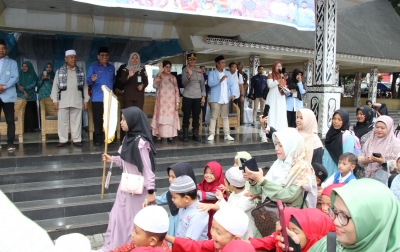 Ketua TP PKK Lepas Peserta Pawai Ta’aruf FASI XIII di Pematangsiantar