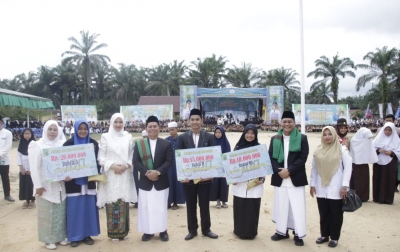 Momentum Hari Santri Nasional, Pemkab Palas Berikan Tali Asih  kepada Santri Berprestasi