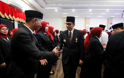 Rico Waas Lantik 53 Pejabat Fungsional