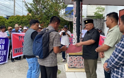 Pengusaha Pupuk Pimpin Unjuk Rasa Pertanyakan Operasional PT DPM